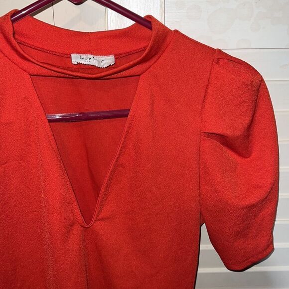 Love J Blouse with unique opening detail at the neck - Picture 4 of 5